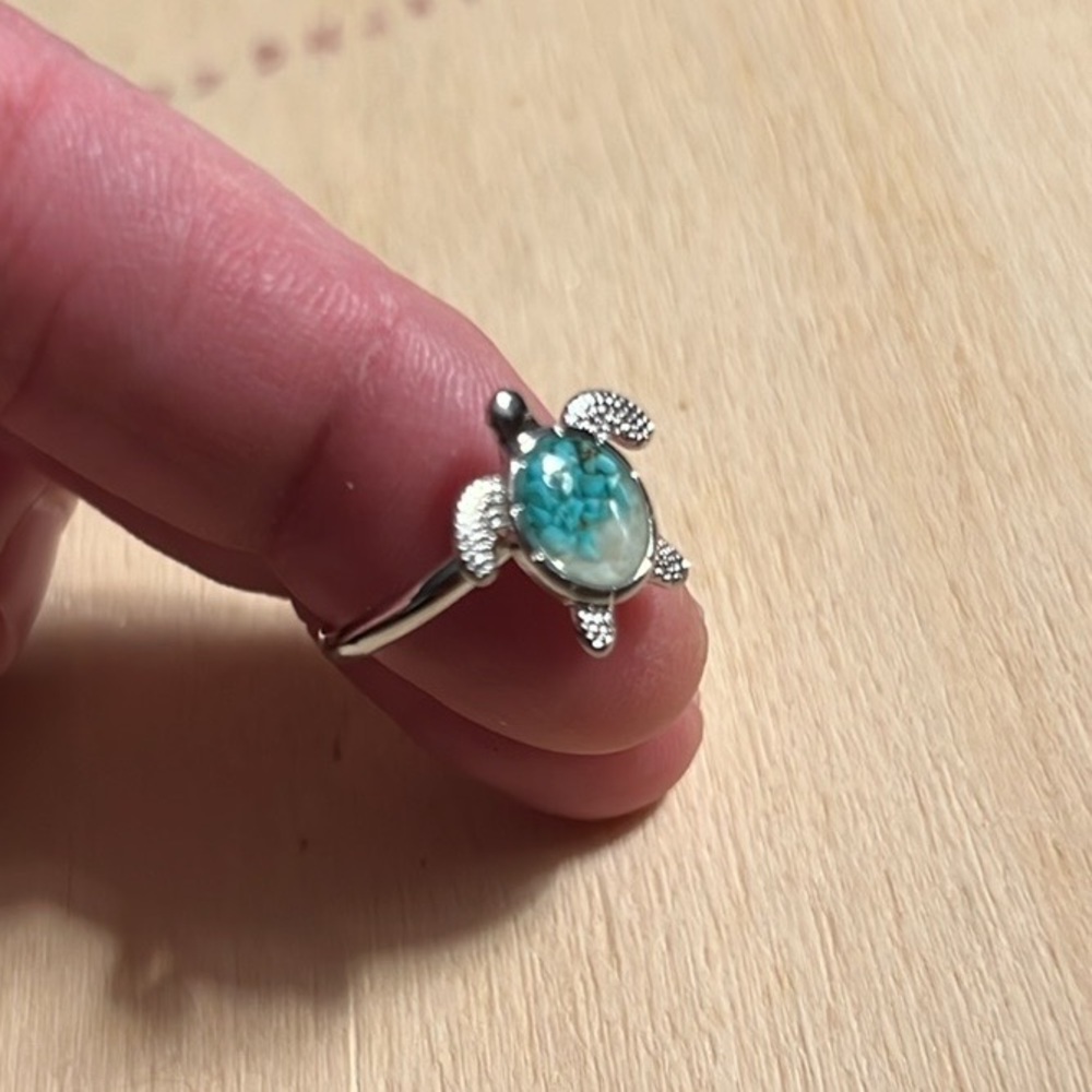 NWT🏝️SAND/TURQUOISE PEBBLES RESIN SILVER SEA TURTLE BEACH RING One Size Fits All - Picture 7 of 7
